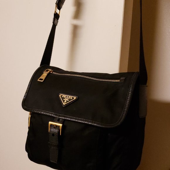 PRADA Black Nylon and Leather Crossbody Shoulder Bag Purse/ Good Condition - Picture 2 of 15